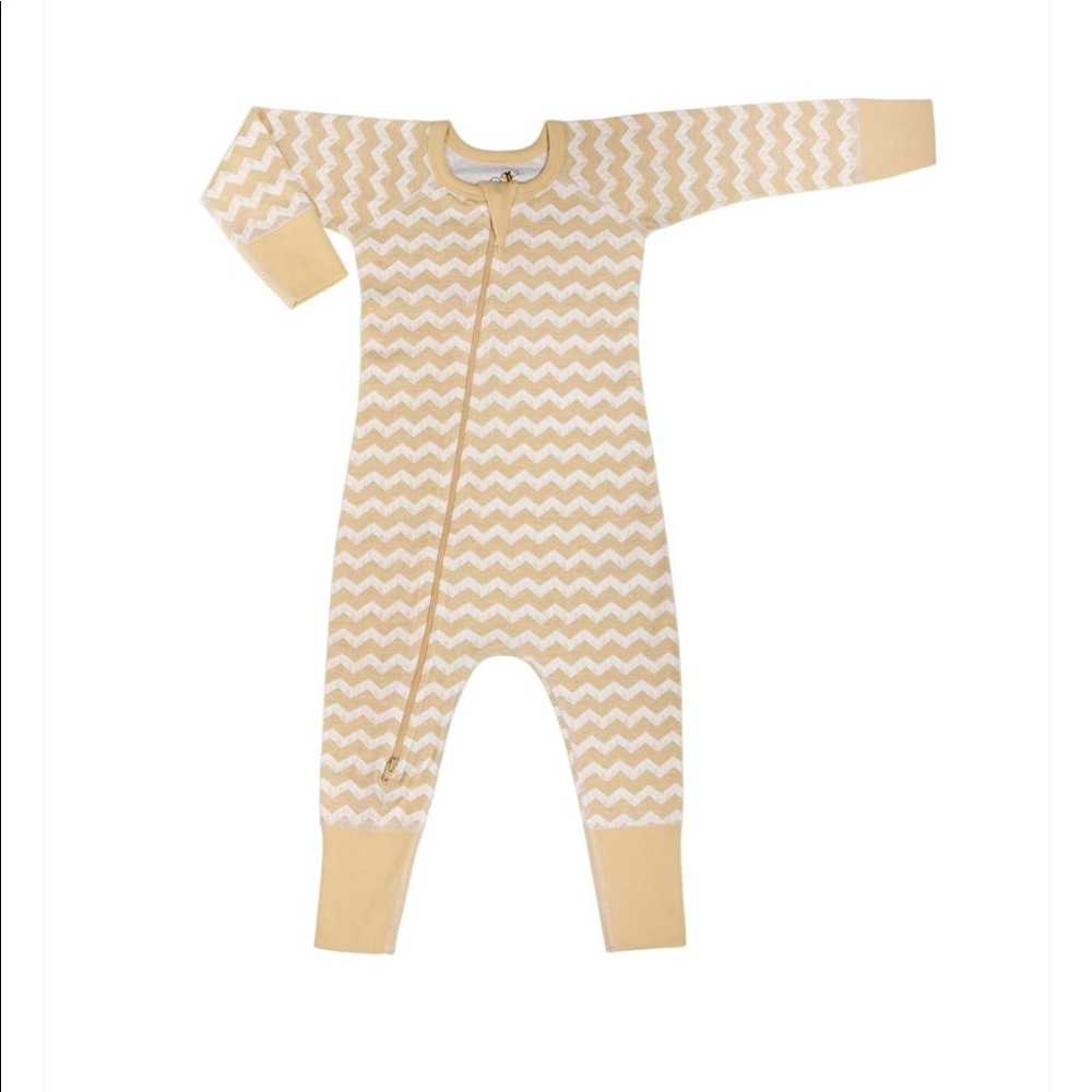 BRAND NEW Beecotton Chevron Two Way Zip Romper